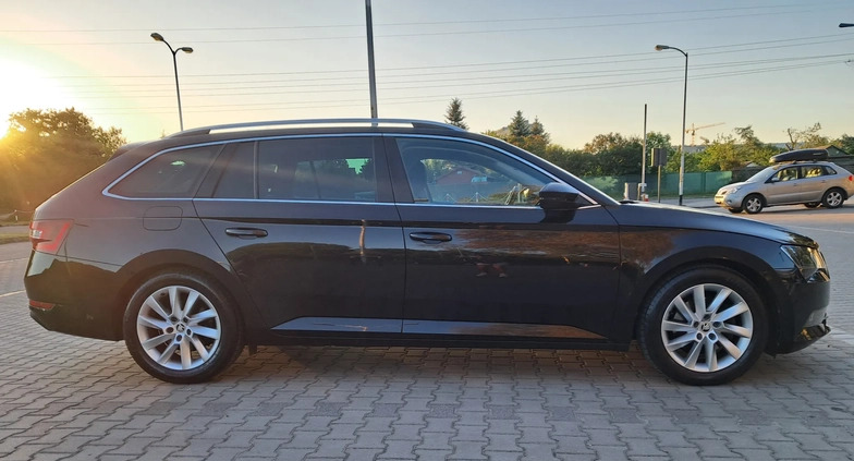 Skoda Superb cena 69495 przebieg: 131000, rok produkcji 2016 z Wrocław małe 106